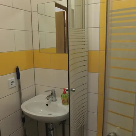 In Der Zentrale Lage Bis Zu 5 Personen Apartment